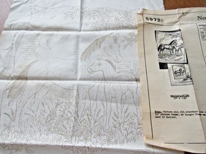 Unworked Stamped Linen Embroidery Colt Horse Needlecraft Corner Pattern 5972 - Picture 1 of 8