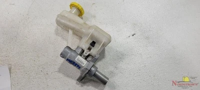 2021 Chrysler Pacifica Brake Master Cylinder - Image 1 of 4