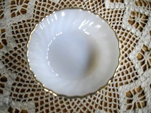 Vintage Anchor Hocking White Swirl Milk Glass Fruit Bowl ~ - Picture 1 of 3