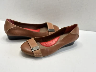 Hush Puppies Women's Brown Leather Slip On Casual Comfort Wedge Shoes Sz 9.5 EW - Image 1 of 4