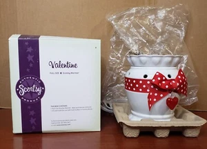 ❤️Scentsy Valentine Full Size Wax Warmer Heart Red Polka Dot Ribbon With Heart - Picture 1 of 5