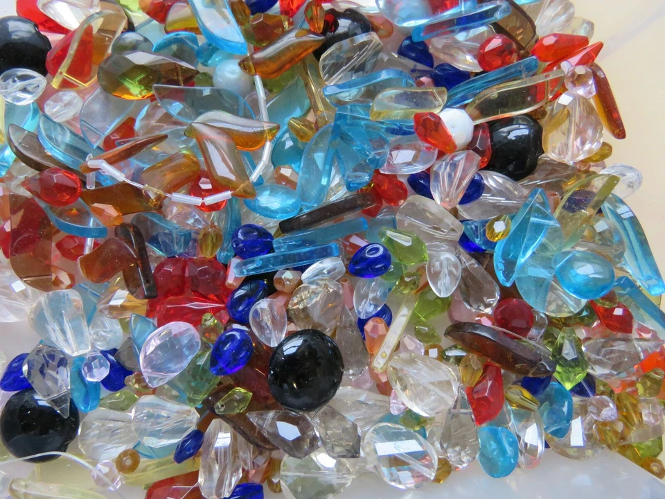 100pcs Glass Beads Round Square Bicones Teardrop Colours Craft Jewellery Making - Image 1 of 1