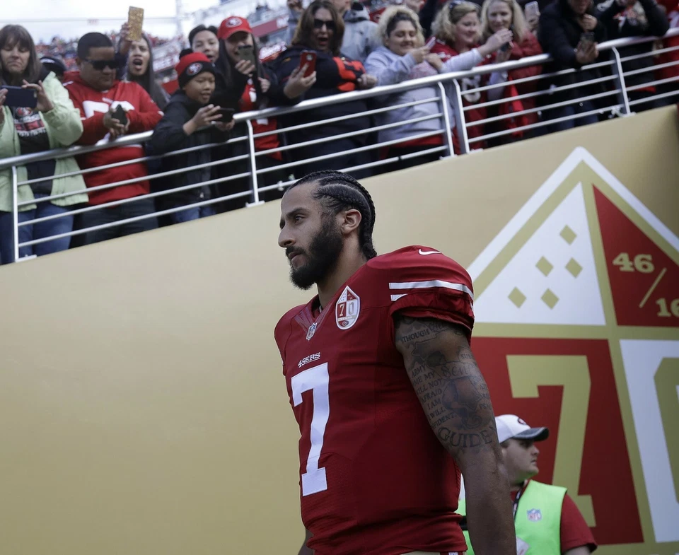 FOTO BRILLANTE COLIN KAEPERNICK 8X10 IMAGEN #8 Foto 1 de 1