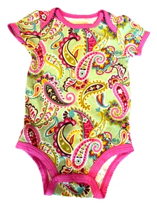 Traje corporal de una pieza Vera Bradley bebé rosa y verde cachemira parte inferior con volantes 9-12 M - Imagen 1 de 6