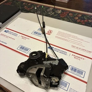 Front Left Driver Side Power Door Lock Actuator for 08-13 Highlander 69040-06180 - Bild 1 von 4