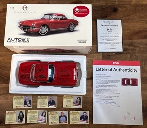 Stan Lee & Agents of Shield Cast signiert 1:18 1962 Corvette "Lola" PSA original - Bild 1 von 8