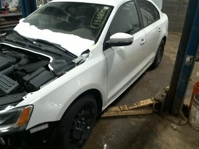 Driver Left Front Spindle/Knuckle Fits 11-18 JETTA 10199937 - Image 1 of 4