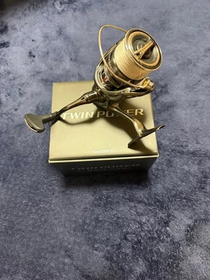 SHIMANO 24 TWIN POWER C3000MHG 772820 - Image 1 of 4