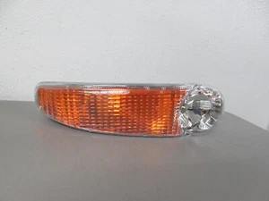 2000 2006 GMC YUKON YUKON XL DENALY RIGHT SIDE SIGNAL LIGHT - Picture 1 of 5