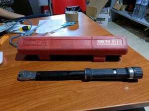 CHIAVE DINANOMETRICA USAG 810/100 USATA FUNZIONANTE - Foto 1 di 1