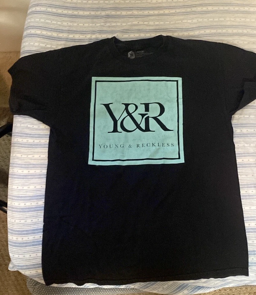 Young & Reckless black and blue cotton tee Foto 1 de 1