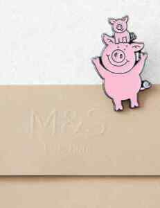 M&S｜Percy Pig｜Daddy Fathers Day Card｜Detachable Enamel Pin Badge｜Brand New