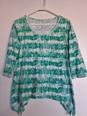 Camisa estampado verde y blanco talla PM Coral Bay. Dobladillo mordedura de tiburón. Excelente estado Foto 1 de 4