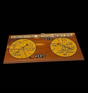 Vintage Bedroom Mood-Meter Wooden Novelty Gag Gift Plaque Spinners Wall Hanging - Picture 1 of 4