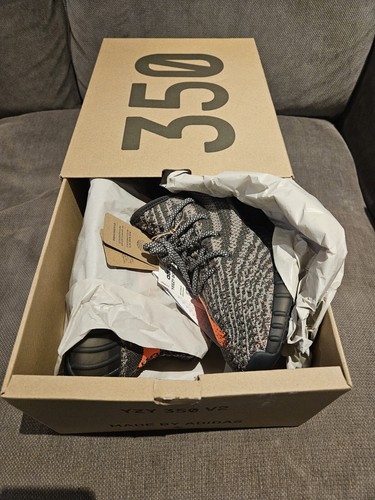 Adidas Yeezy Boost 350 V2 Carbon Beluga UK 8.5 US 9 Nuove di zecca