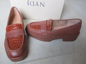 New NYDJ Heidi Waxy Calf Slip On Loafer Shoes Womens Size 7.5 Cognac Brown $139. - Picture 1 of 7