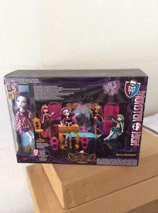 Rarissimo set Monster High Spectra Vondergeist 2013 Nuovo in box Da collezione - Picture 1 of 2