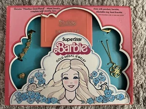 Vintage 1977 Barbie SuperStar Gold Medal Jewelry Set Rare - Picture 1 of 9