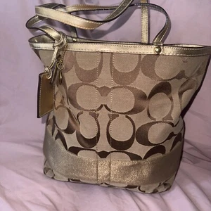 Coach Tote 10125 Signature C bag with Gold stripe and Tirm - Picture 1 of 8