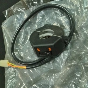 Interruptor de manillar genuino Suzuki GT750 soporte de acelerador lateral derecho - Imagen 1 de 6