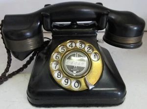 Automatic Electric Table Telephone circa 1930's ( Restored & Operational ) - Picture 1 of 9