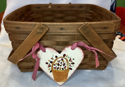 Vintage Longaberger Basket Large with Ceramic Heart Tie-On 12 x 12 x 6 Cover