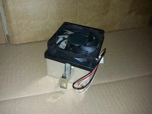 DISSIPATORE E VENTOLA ORIGINALI AMD PER SOCKET 754 retrocomputer vintage ok - Foto 1 di 8