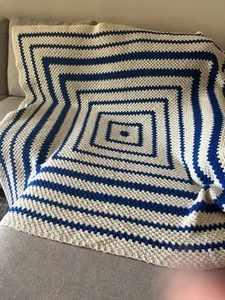 Handgefertigtes gehäkeltes afghanisches Granny Square Muster - Bild 1 von 3