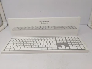 Apple Magic Keyboard With Touch Id And Numeric Keypad: Wireless, French - Picture 1 of 5