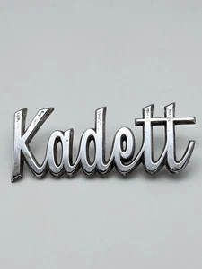 Original Opel Kadett B emblema inscripción logotipo Kadett 34594 - Imagen 1 de 3