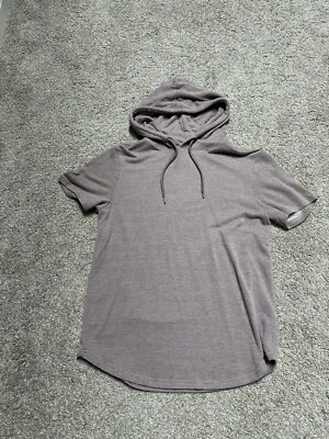 Men’s Short Sleeve Pullover   Size Medium  - Image 1 of 4
