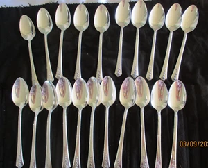 VTG Holmes Edwards SPRING GARDEN 1949 ~10 Teaspoons 6 1/4".. ....1/2 SHP - Picture 1 of 2