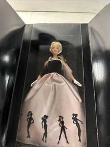 Timeless Silhouette Barbie, Mattel #29050 Neu in OVP - Bild 1 von 4