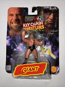 Toy Biz WCW/nWo Keychain Wrestlers Giant 1998 NEw Sealed - Picture 1 of 2