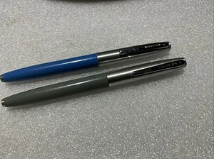2 Vintage Wearever Fountain Pen Grey and Silver Grey and Blue  NO INK - Picture 1 of 4