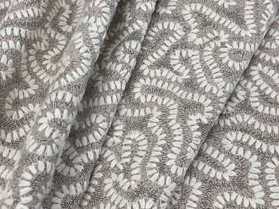 Zoffany Embroidered Vermicelli Pattern Fabric- Maze Coral Stone REMNANT 24"x90" — 第 1/2 张图片