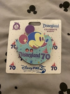 Disney Parks Disneyland 70th Anniversary Mickey Mouse Limited Release Castle Pin - Bild 1 von 3
