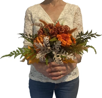 Ramo de boda nupcial hecho a mano económico amigable flores sintéticas naranja rojo otoño Foto 1 de 4