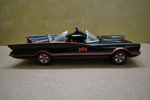 Original Batman's Bat Mobile Plastic Modle MATTEL 45 cm long RARE - Picture 1 of 11