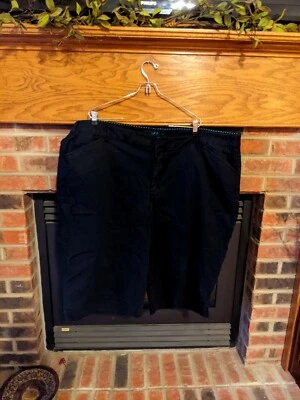 Pantalones cortos negros marca Venezia para mujer talla grande 28 Foto 1 de 2
