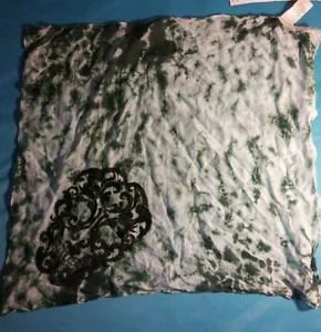Bandana Square Farbe oliv mit weißer Tide Dye Stickerei Totenkopf Farbe schwarz - Bild 1 von 9