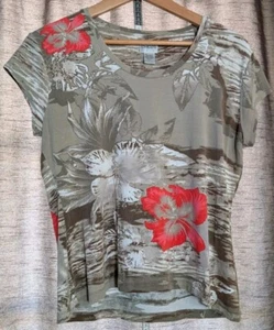 Chicos T-shirt Women's Size 2 Short Sleeve Top Rayon Hawaiian Print Red Flowers - Picture 1 of 5