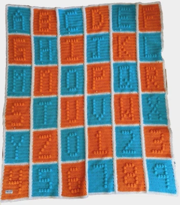 Manta tejida a ganchillo números del alfabeto hecha a mano afgana cuna azul naranja Foto 1 de 4