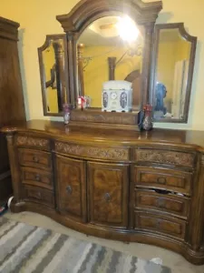 traditional king canopy bedroom set with dresser, mirror, entertainment ctr - Picture 1 of 8