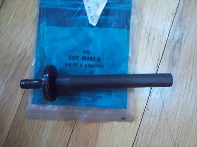 Manguera de válvula Ford Escort EGR 1981 E1FZ-9E802-A nuevo de lote Foto 1 de 2