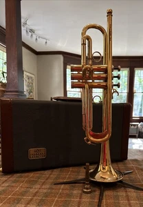 Trompeta vintage Antoine Courtois Evolution IV ACEV4B Bb con boquilla 7C y estuche - Imagen 1 de 19