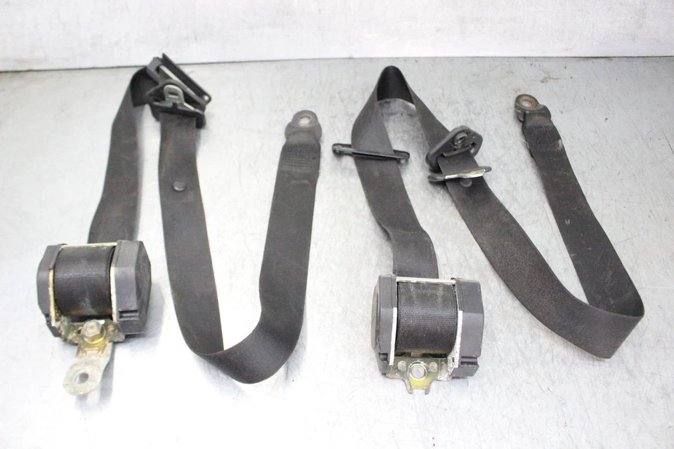 Juego de pares de cinturones de seguridad traseros izquierdo derecho OEM BMW E28 83-88 528E 533I 535I LM66 Foto 1 de 4