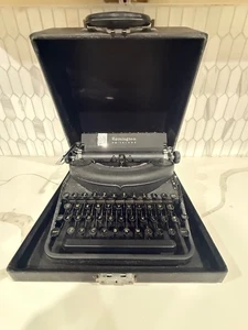 Antike Remington geräuschlose Schreibmaschine mit Koffer - Bild 1 von 3