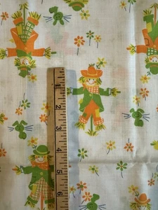 VTG COTTON SCARECROW PRINT FABRIC 1 YARD 44” W YELLOW ORANGE LIME - Bild 1 von 3