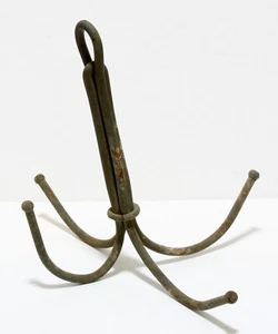 Vintage Ferro Battuto Gancio Ancoraggio 4 Tines Trappola Secchio Ancoraggio - Foto 1 di 4